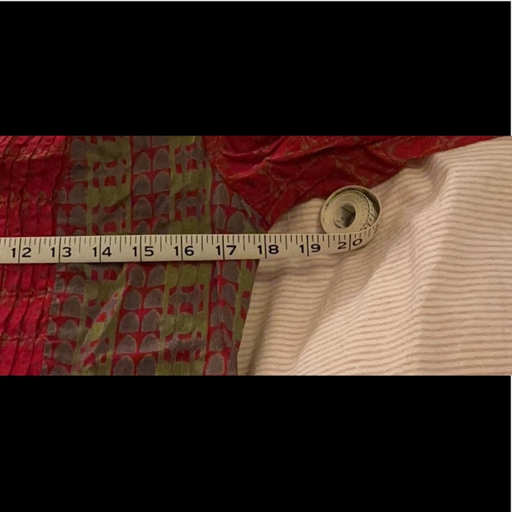 Fabindia Vibrant Red and Green Tunic, M - Picture 8 of 9